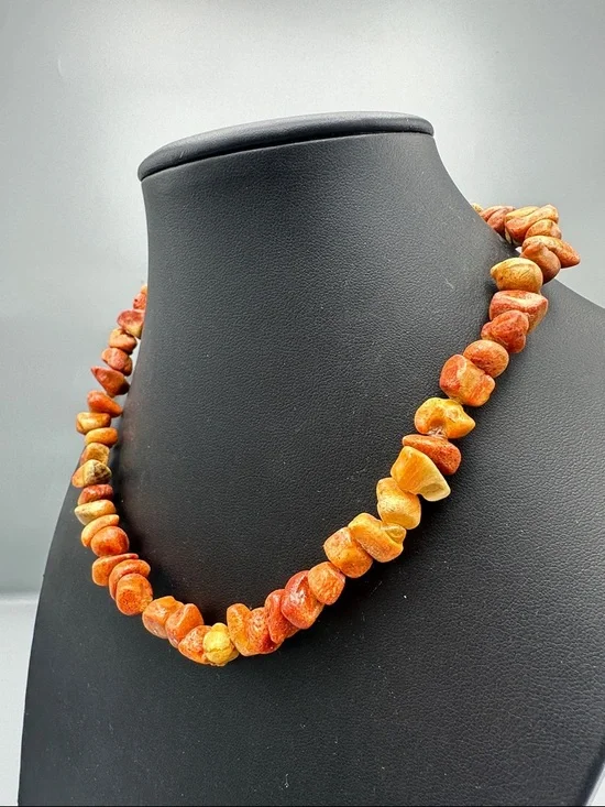 Sponge Coral Necklace - Picture 3 of 4